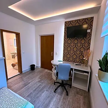 Отель Landgasthof & Waldeck Treuen